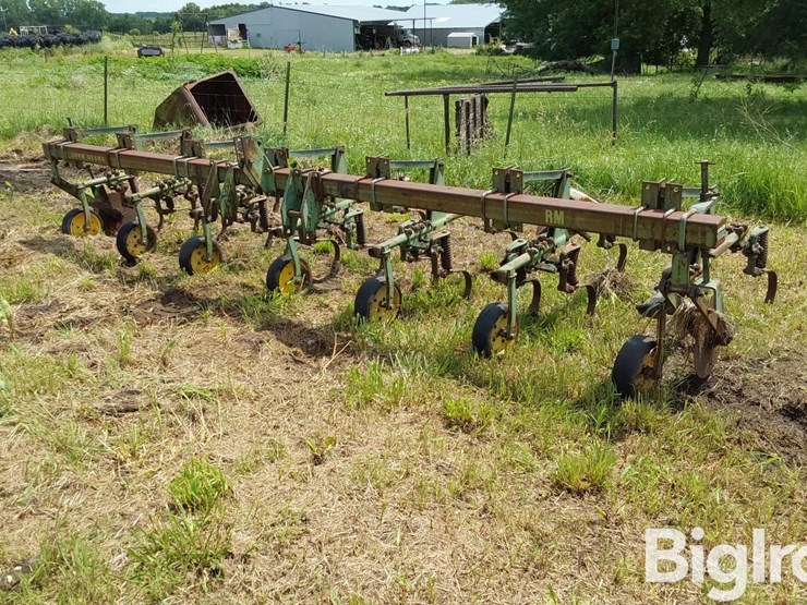 john-deere-6r30"-crop-cultivator-image-1