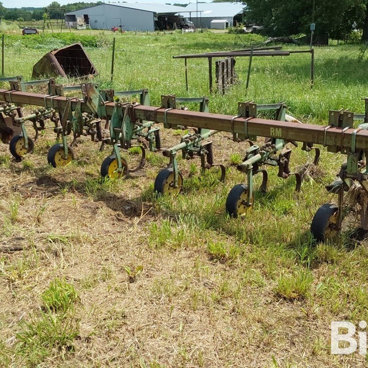 John Deere 6R30" Crop Cultivator