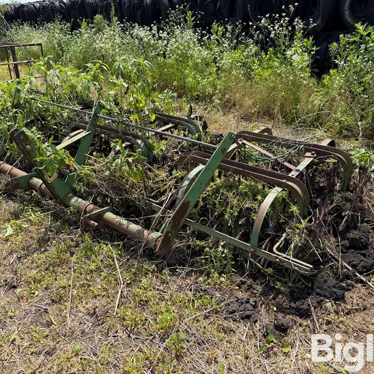 John Deere 3-Section Rotary Hoe