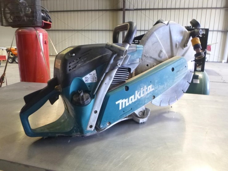 makita-gas-cut-off-saw-image-3