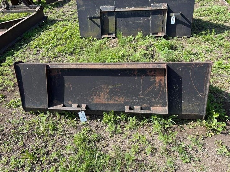 universal-attach-6'-manure-bucket-image-3