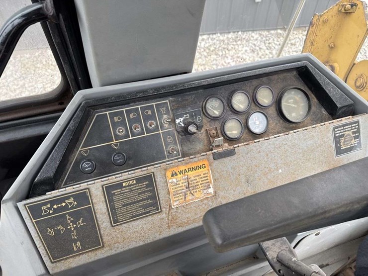 caterpillar-416b-image-24