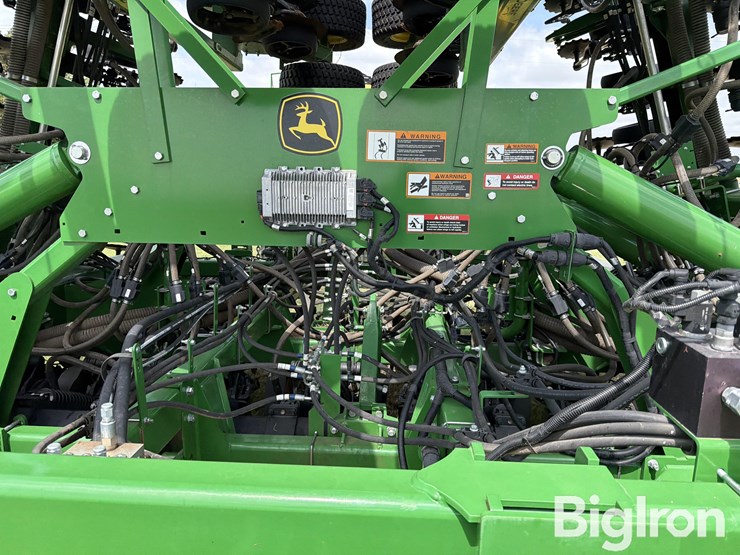 2023-john-deere-n560-image-10
