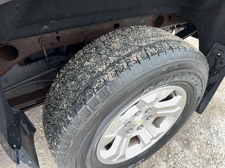 2014-chevrolet-silverado-lt-image-15