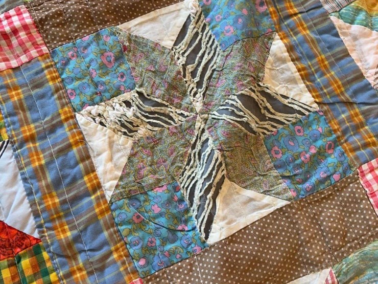 multi-pattern-patchwork-quilt-with-star-motif-image-5