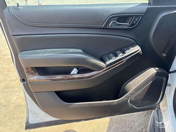 2019-chevrolet-tahoe-image-5