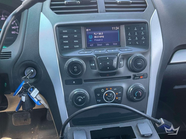 2015-ford-explorer-image-15