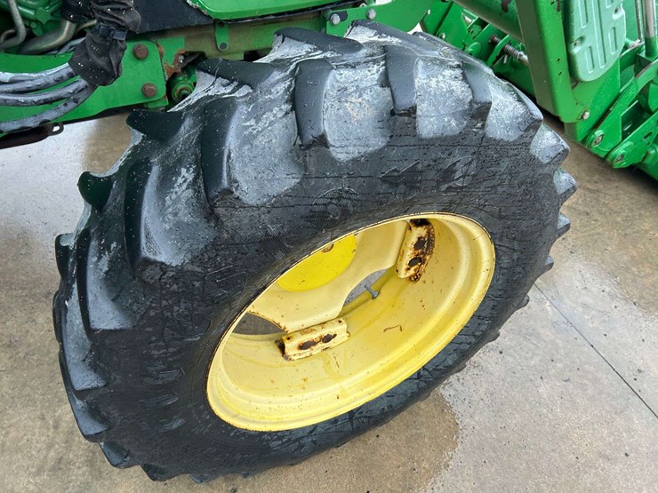 2012-john-deere-5101e-image-31