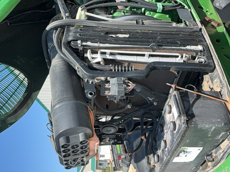john-deere-7520-image-47
