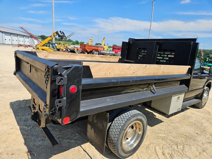 2003-ford-f550-image-21