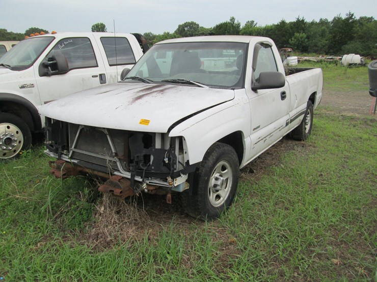 2000-chevrolet-silverado-1500-image-1