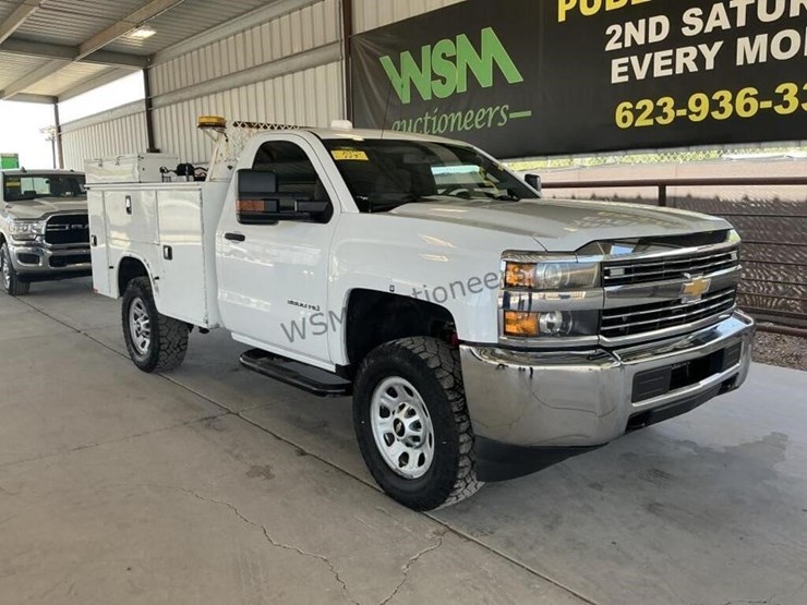 2017-chevrolet-3500hd-image-2
