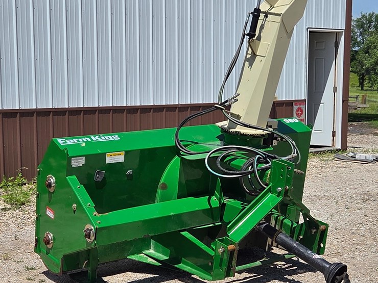 farm-king-960-snowblower-image-3