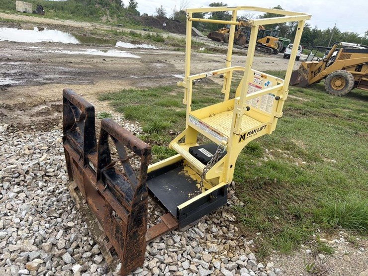 man-lift-attachments-image-3