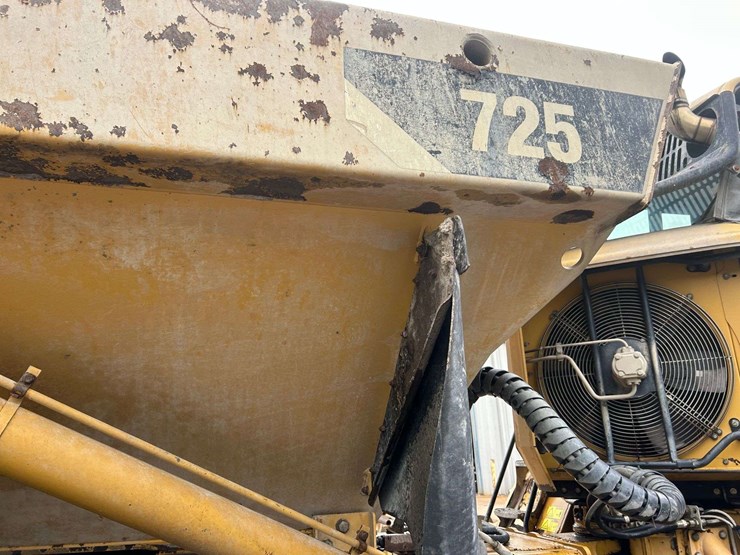 2008-caterpillar-725-image-41