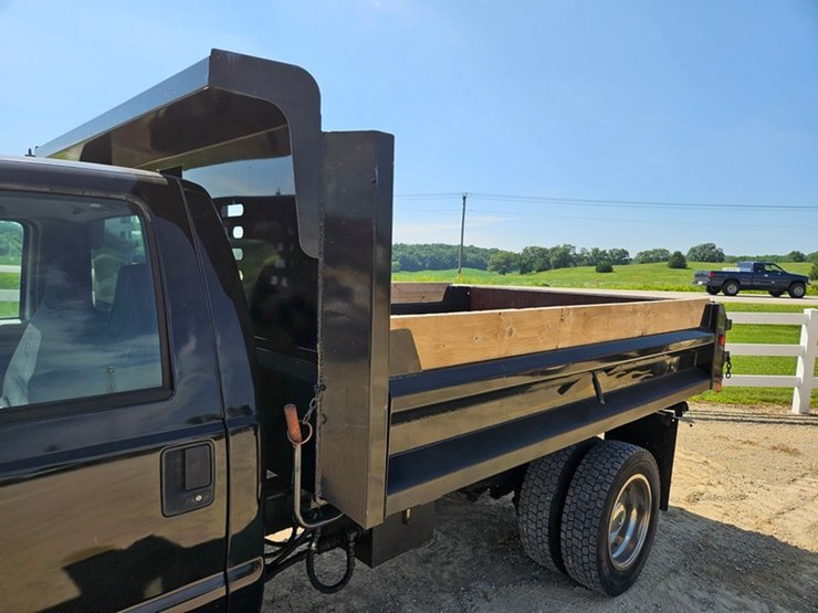 2003-ford-f550-image-19
