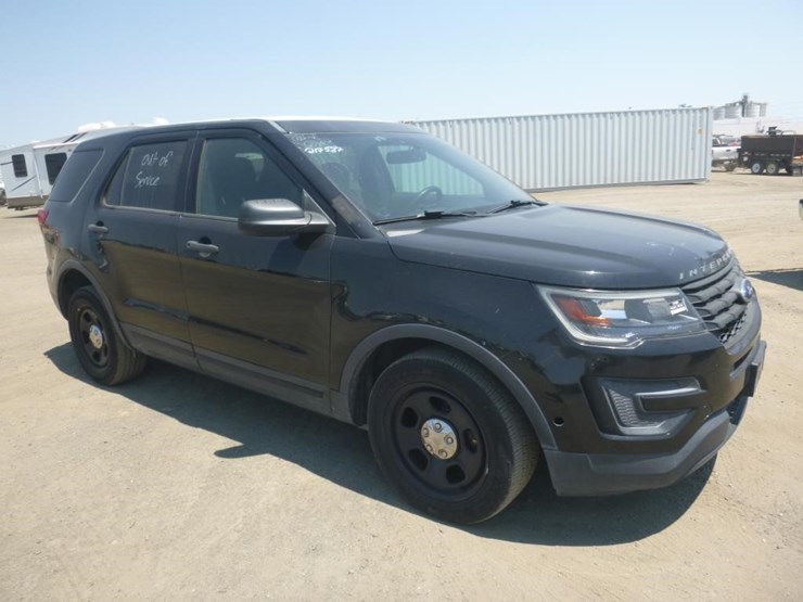 2017-ford-explorer-image-2