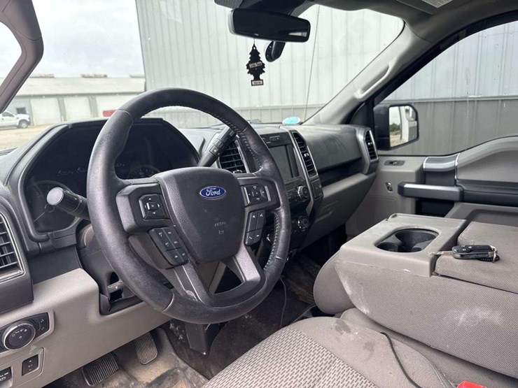 2019-ford-f150-xlt-image-10