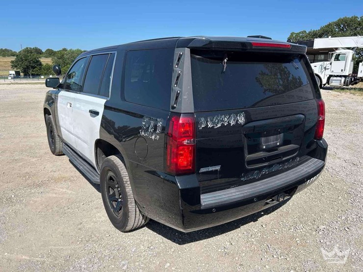 2016-chevrolet-tahoe-image-24