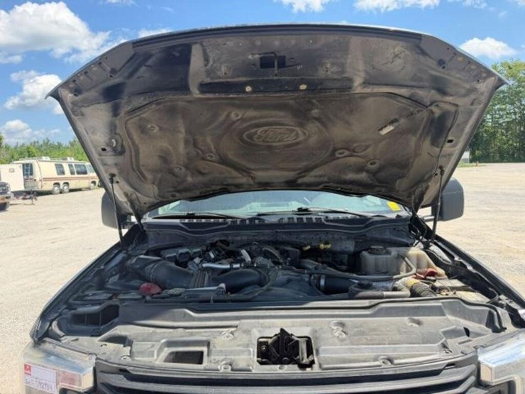 2016-ford-f550-xl-image-16