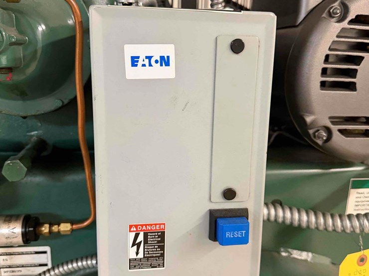 champion-advantage-series-air-compressor-with-drypoint-ra-image-5