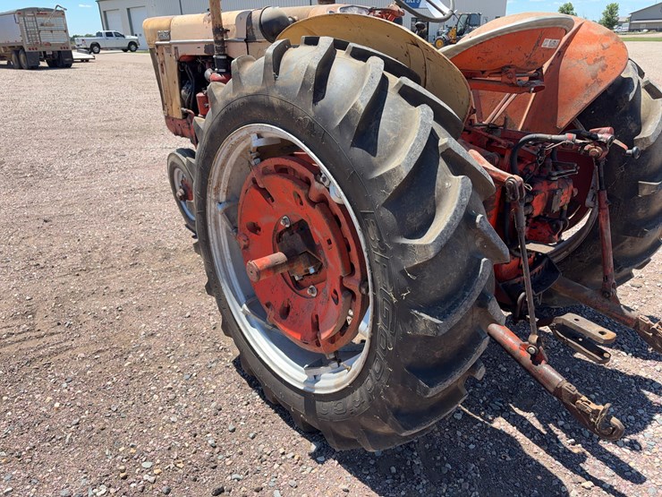 1958-case-801-b-tractor-image-35