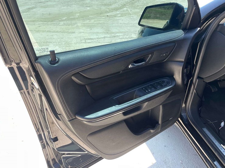 2017-chevrolet-traverse-image-9