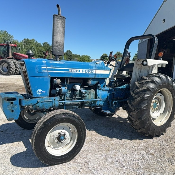 1977 FORD 5600