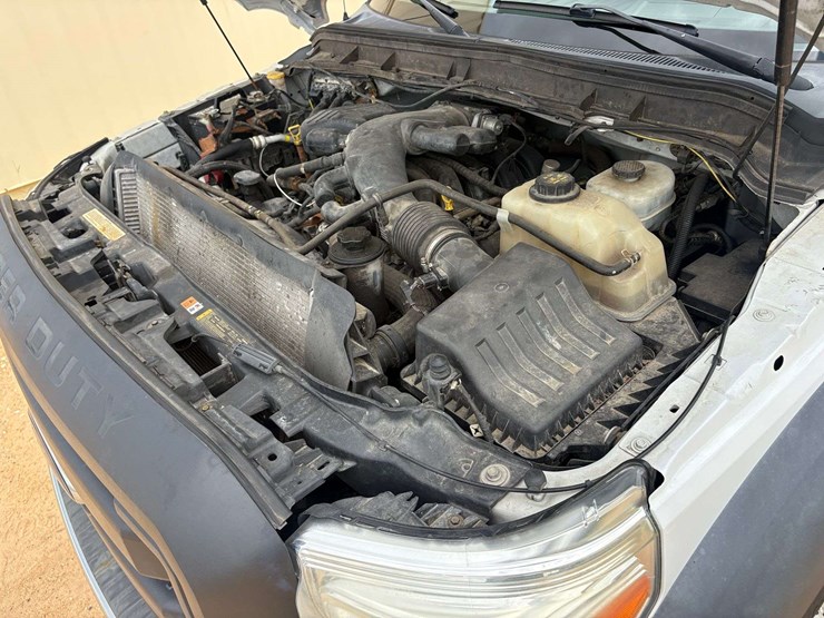 2016-ford-f550-image-40
