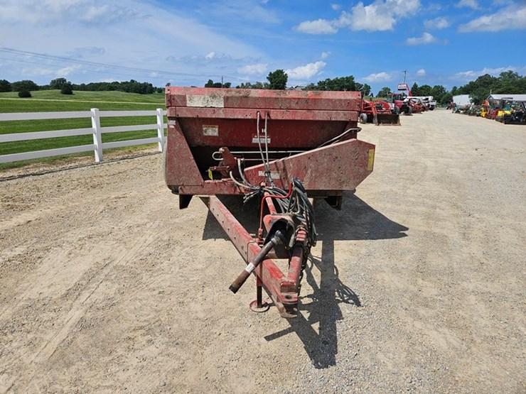 new-holland-195-image-8