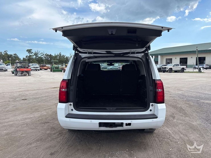 2015-chevrolet-tahoe-image-21