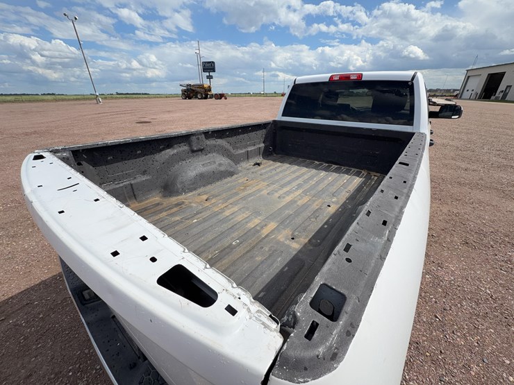 2016-dodge-2500-image-10