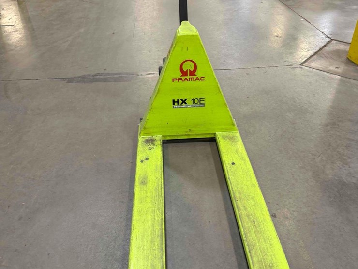 manual-pallet-jack-image-1