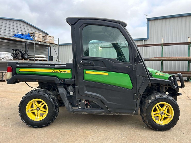 2019-john-deere-gator-image-4