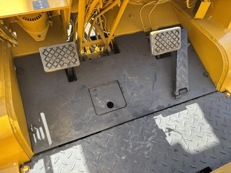 caterpillar-v80e-image-26