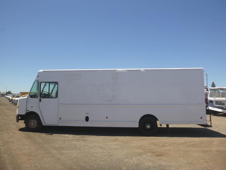 2012-freightliner-mt55-image-5