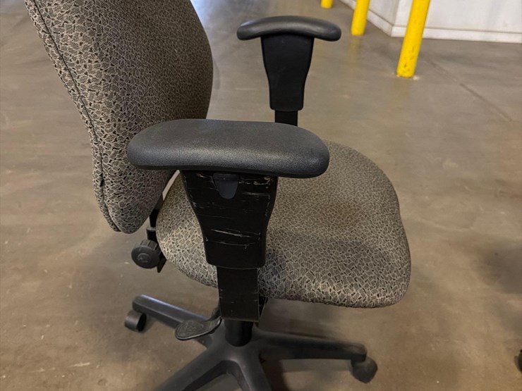 office-chair-image-2