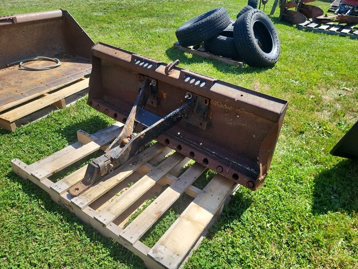 skid-loader-mounted-reece-receiver-hitch-image-3
