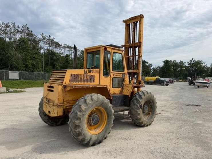 lift-king-4x4-rough-terrain-forklift-image-3