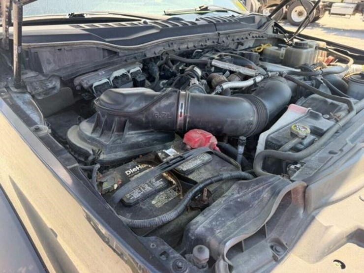 2016-ford-f550-xl-image-18