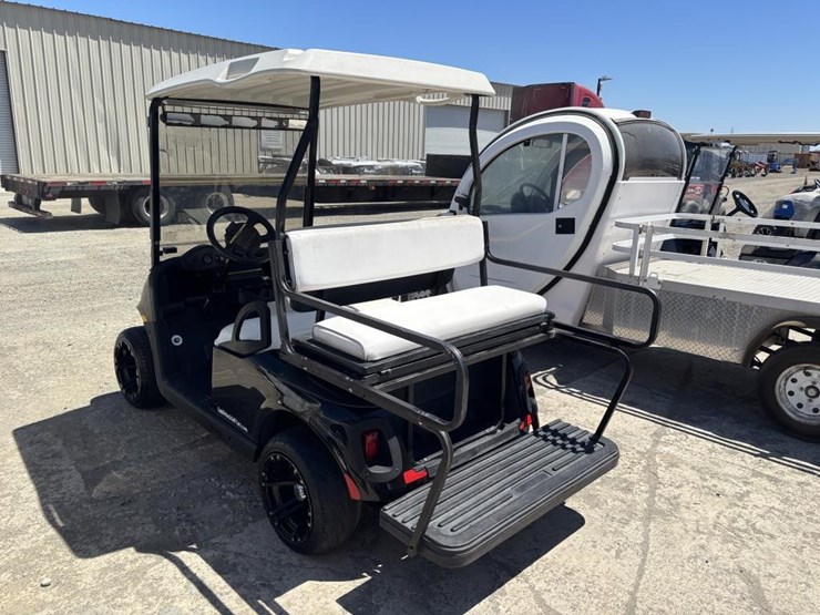 ez-go-utility-cart-image-4