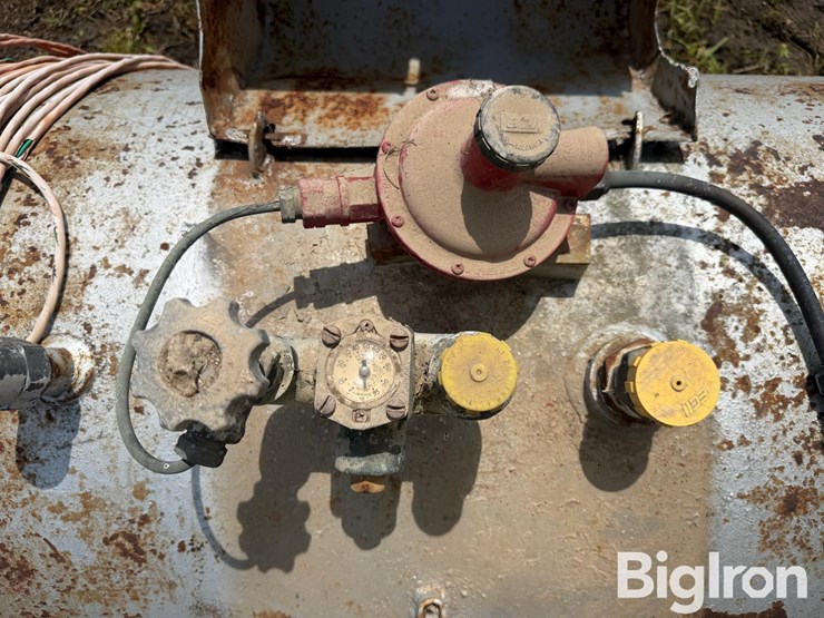 1946-mcnamer-200-gal-propane-storage-tank-image-12