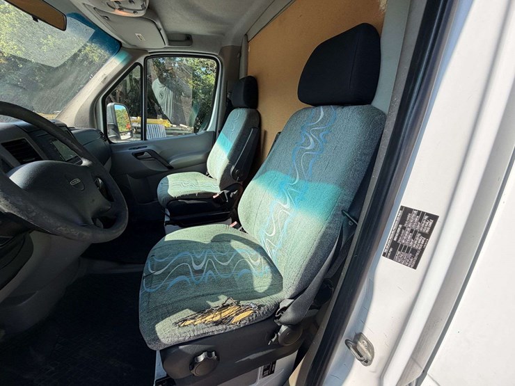 2010-freightliner-sprinter-3500-image-12
