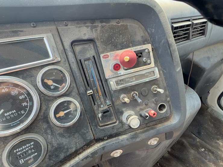 1995-ford-l9000-image-53