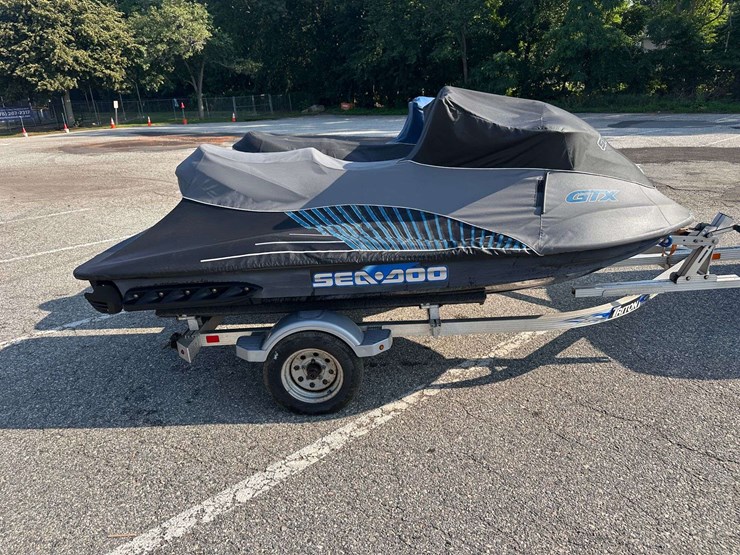 2007-sea-doo-gtx-4-tec-jet-ski,-2006-sea-doo-gtx-4-tec-jet-ski,-w/2017-triton-dual-ski-trailer-image-3