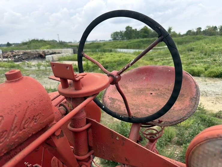 farmall-m-loader-tractor-image-18