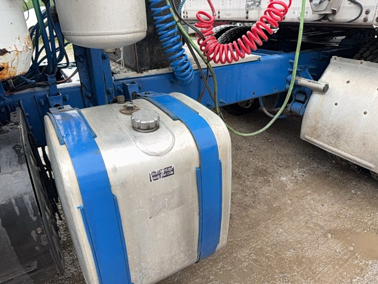 2012-mack-cxu613-image-26