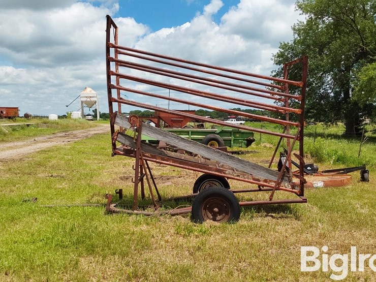 10'-portable-loading-chute-image-8