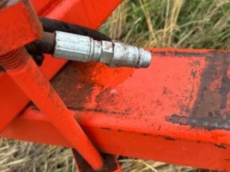 blanchat-12-bottom-plow-image-15
