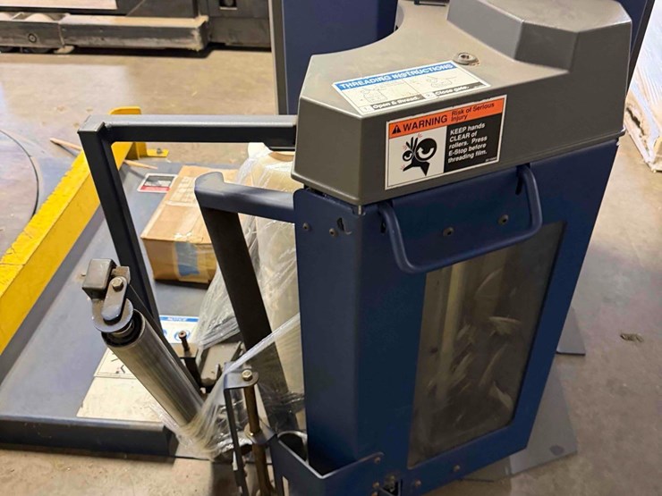 lantech-qx300xt-semi-automatic-stretch-wrapping-system-image-5